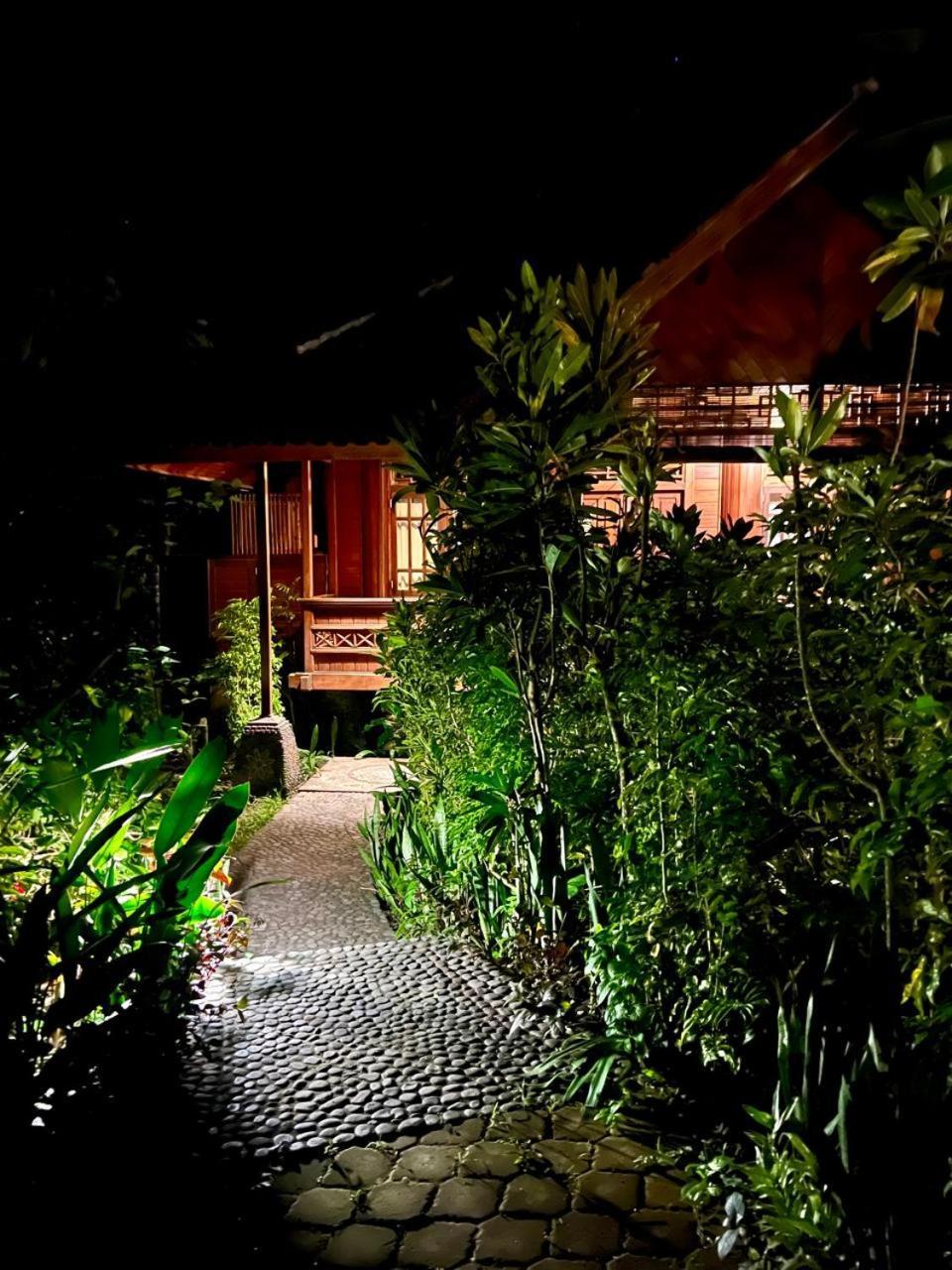 Secret Moon Beach House Jasri Exterior foto